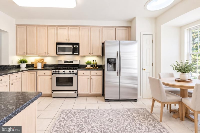 8856 Ashgrove House Ln #102, Vienna, VA 22182