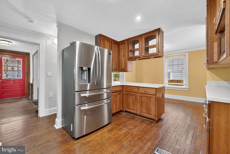 907 Grandin Ave, Rockville, MD 20851