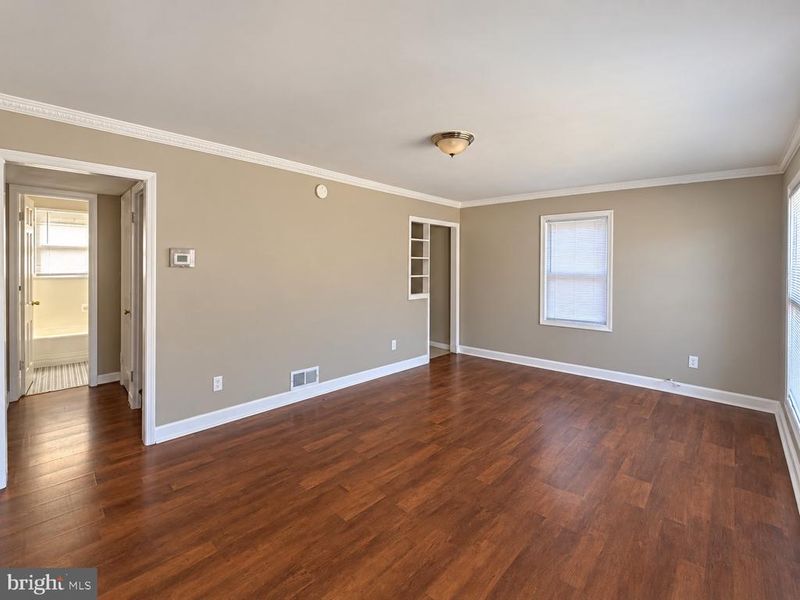 2013 Van Buren St, Hyattsville, MD 20782