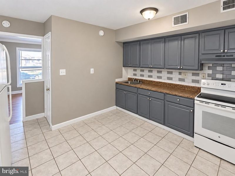 2013 Van Buren St, Hyattsville, MD 20782