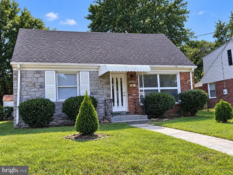 2013 Van Buren St, Hyattsville, MD 20782