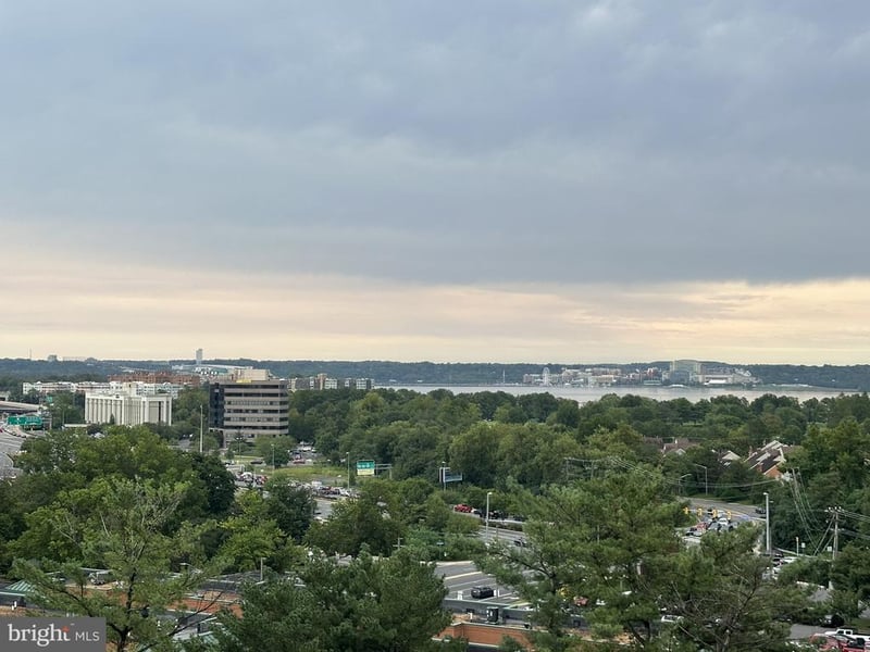 2059 Huntington Ave #809, Alexandria, VA 22303