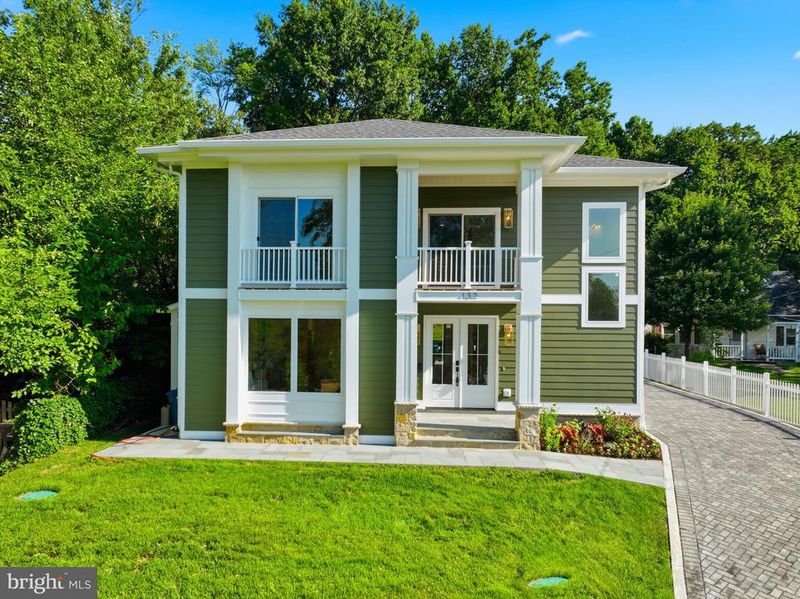 132 N Earley St, Alexandria, VA 22304