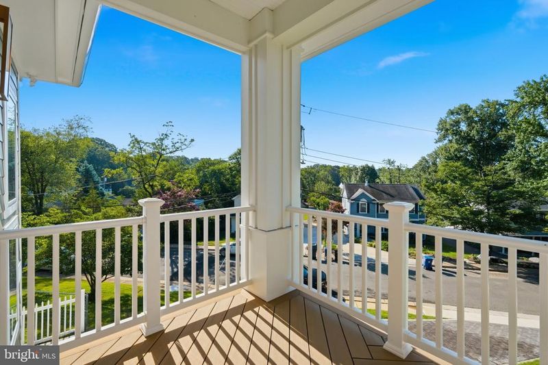 132 N Earley St, Alexandria, VA 22304