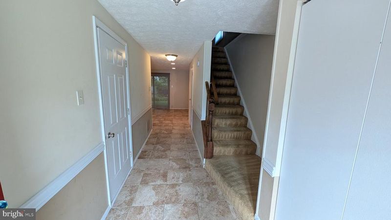 6400 Pound Apple Ct, Columbia, MD 21045