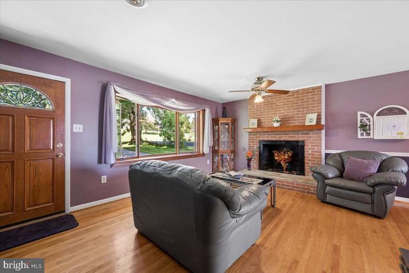 5601 Calvert Dr, Frederick, MD 21703