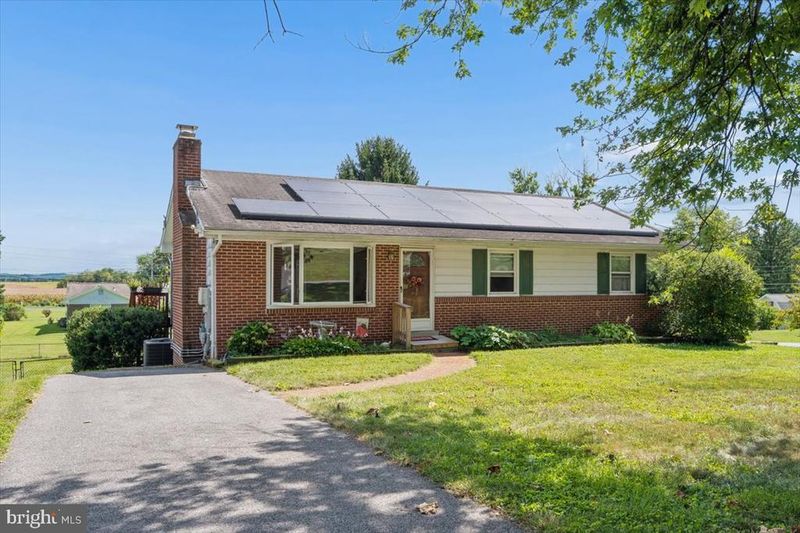 5601 Calvert Dr, Frederick, MD 21703
