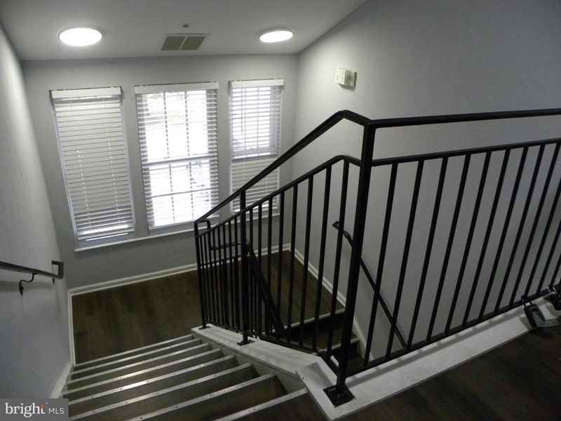 25905 Ridge Manor Dr #8000-J, Damascus, MD 20872