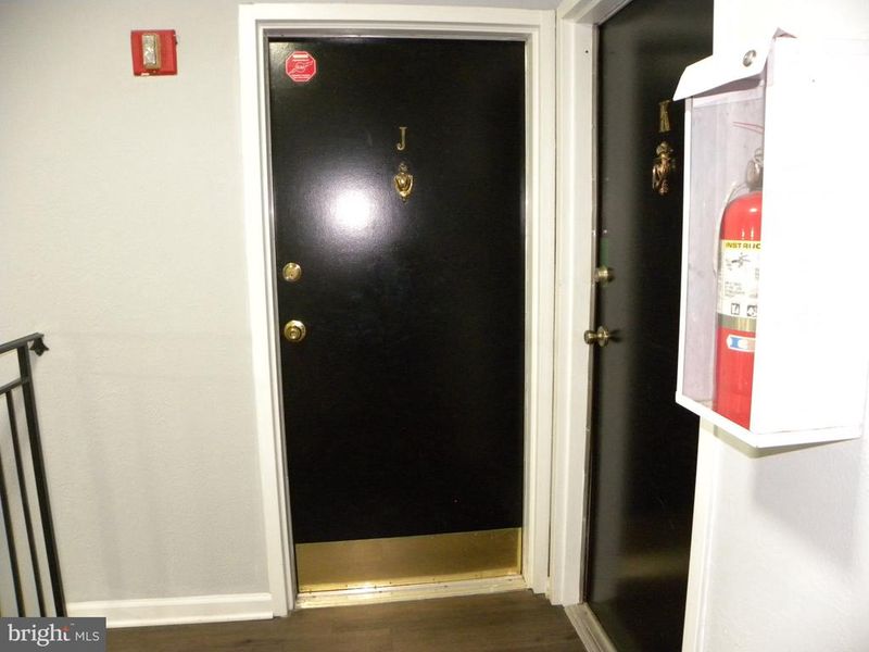 25905 Ridge Manor Dr #8000-J, Damascus, MD 20872