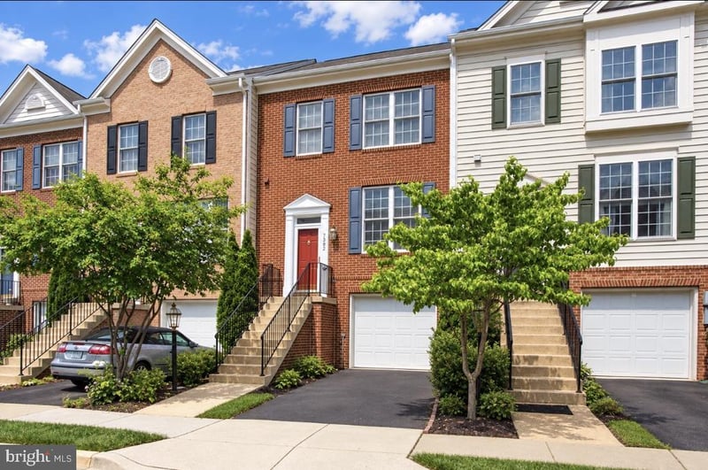 7582 Great Swan Ct, Alexandria, VA 22306