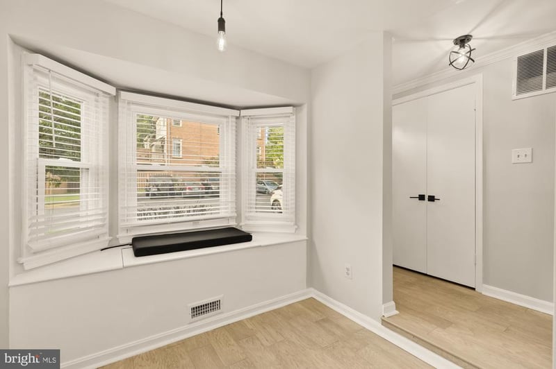 7553 Chrisland Cv, Falls Church, VA 22042