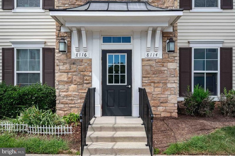 8114 Essex Grove Way, Manassas, VA 20111