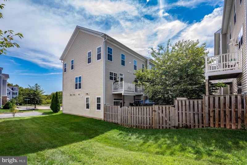 8114 Essex Grove Way, Manassas, VA 20111