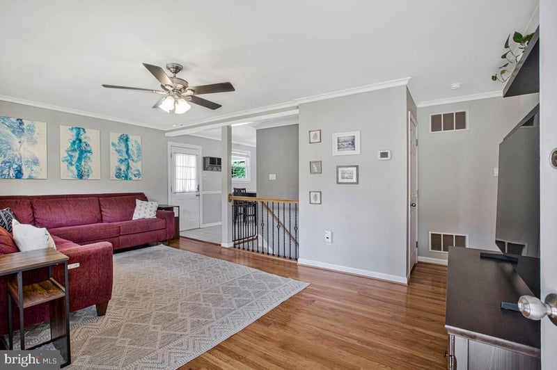 147 Magothy Beach Rd, Pasadena, MD 21122