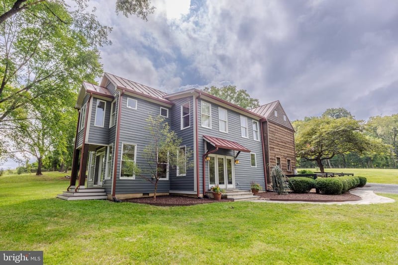 16302 Berlin Tpke, Hillsboro, VA 20132