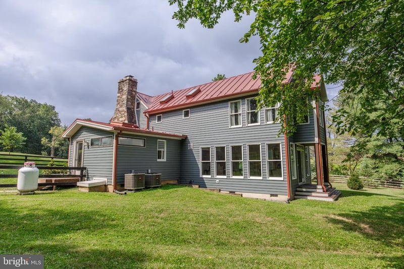 16302 Berlin Tpke, Hillsboro, VA 20132