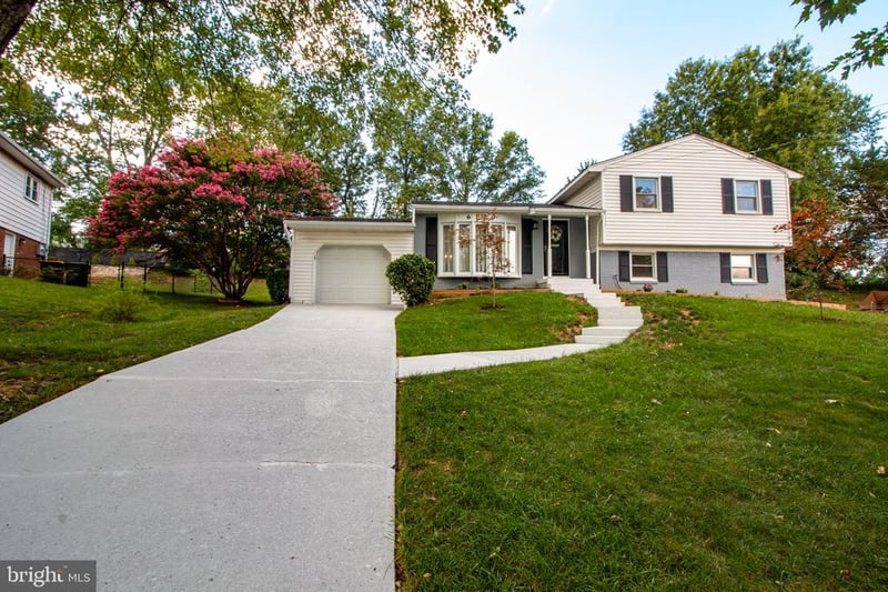 6120 Squire Ln, Alexandria, VA 22310