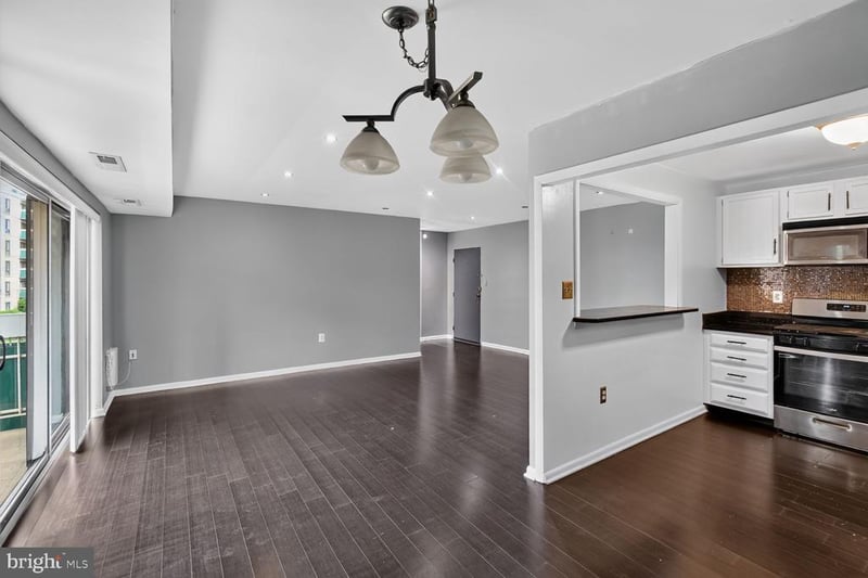 6135 Leesburg PIKE #305, Falls Church, VA 22041