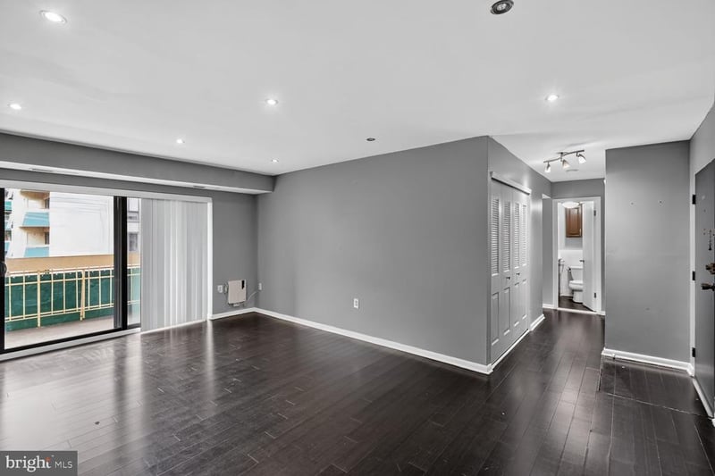 6135 Leesburg PIKE #305, Falls Church, VA 22041