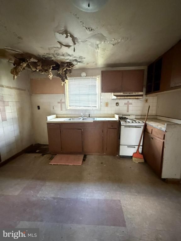 1312 Eli Pl, Landover, MD 20785
