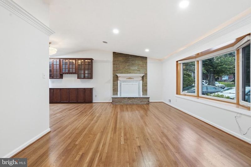 7305 Brookcrest Pl, Annandale, VA 22003