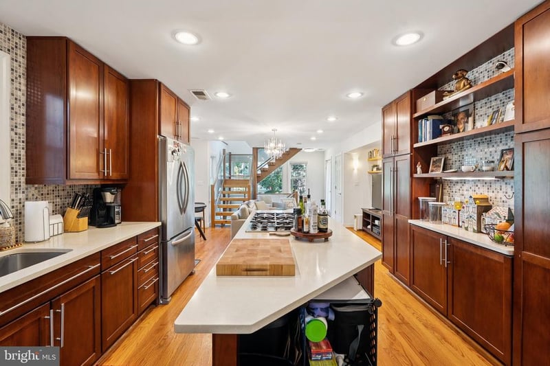 1432 Crestridge Dr, Silver Spring, MD 20910