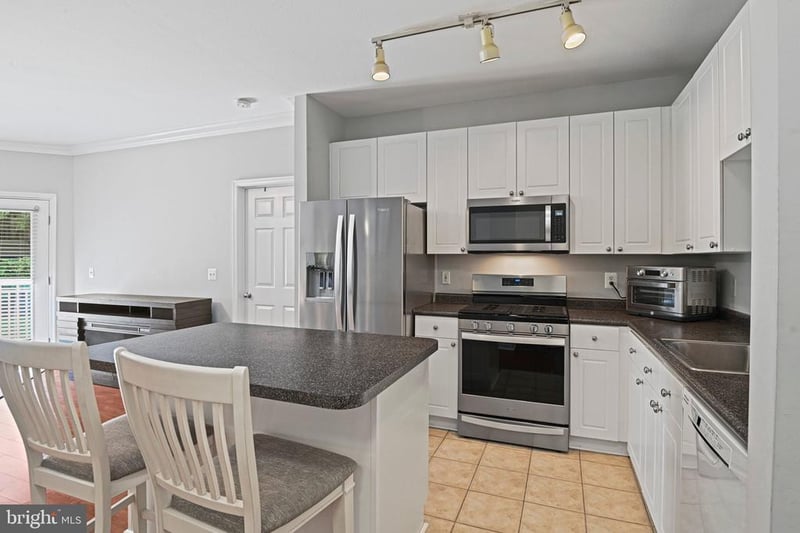 9490 Virginia Center Blvd #143, Vienna, VA 22181