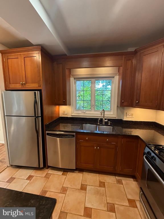 3500 Martha Custis Dr, Alexandria, VA 22302
