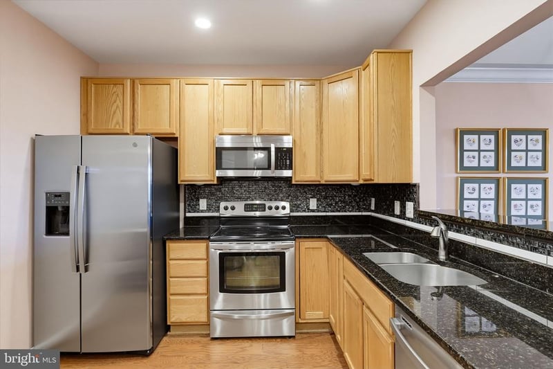 7305 Maplecrest Rd #304, Elkridge, MD 21075
