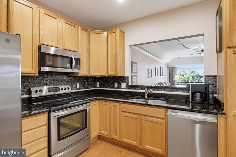 7305 Maplecrest Rd #304, Elkridge, MD 21075