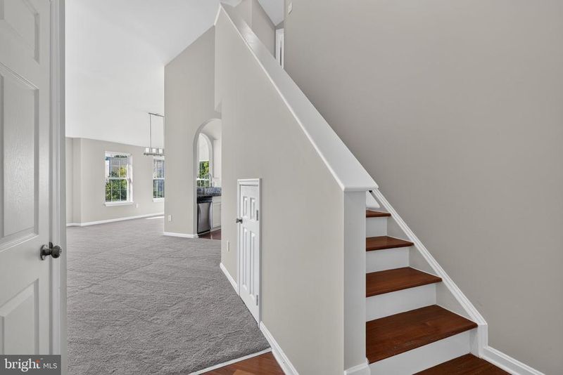 5920 Founders Crossing Ct #301, Alexandria, VA 22310