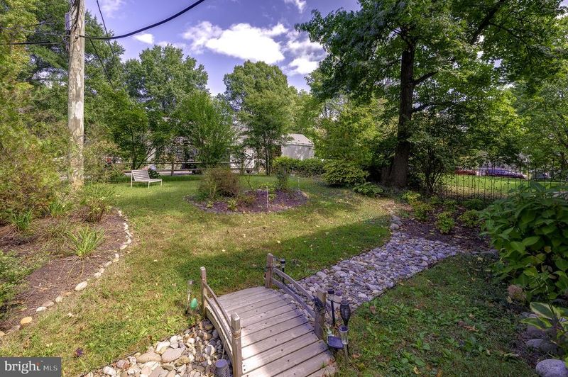 7 Research Rd, Greenbelt, MD 20770