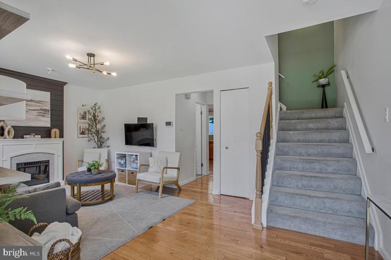 842 Turf Valley Dr, Pasadena, MD 21122
