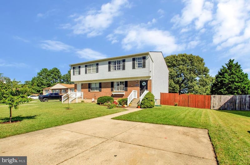 842 Turf Valley Dr, Pasadena, MD 21122