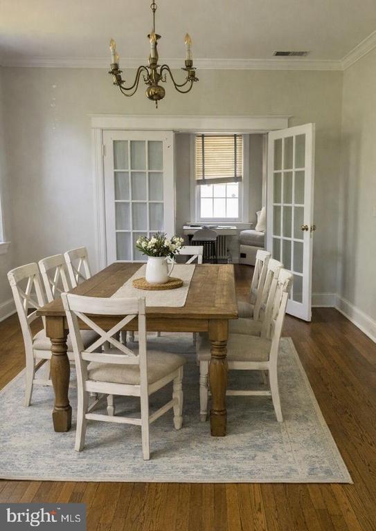 4218 38th St NW, Washington, DC 20016