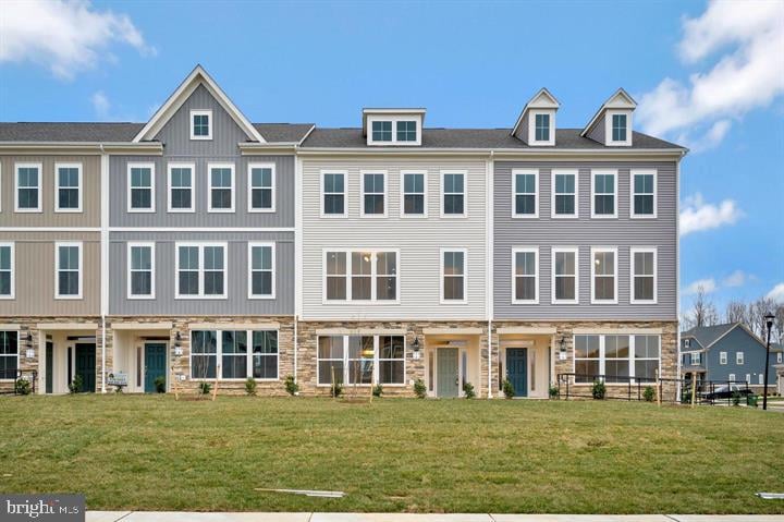 255 Aspen Rd #104, Stafford, VA 22556