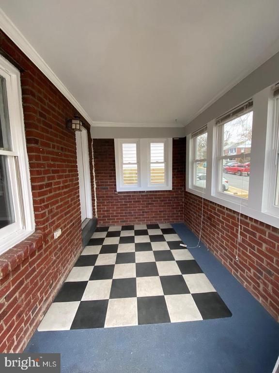 5831 Edgehill Dr, Alexandria, VA 22303