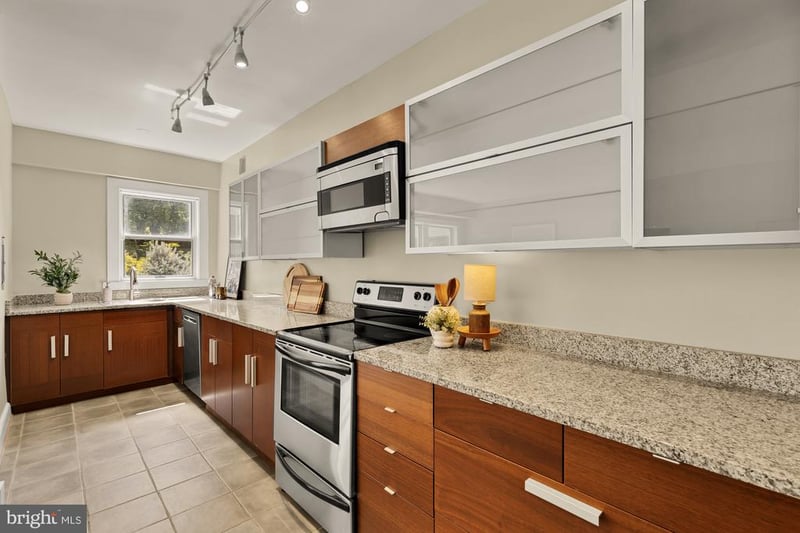 3901 Cathedral Ave NW #220, Washington, DC 20016