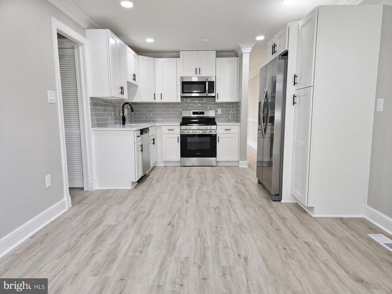 416 Virginia Ave, Herndon, VA 20170