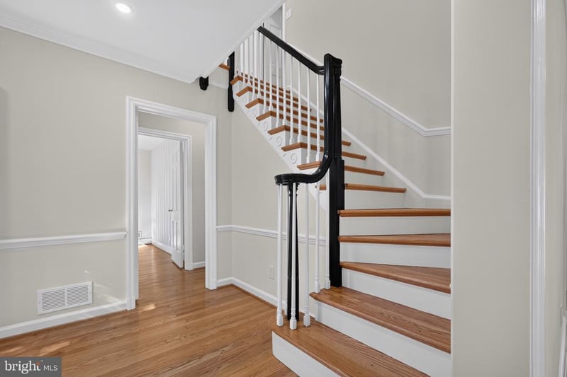 3803 Leland St, Chevy Chase, MD 20815