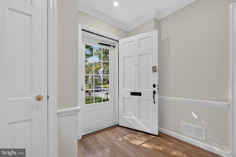 3803 Leland St, Chevy Chase, MD 20815