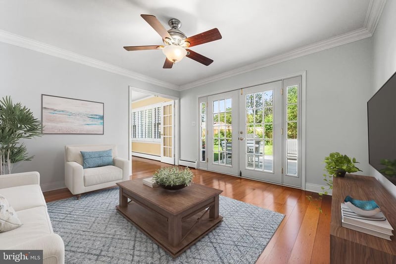 7851 Midday Ln, Alexandria, VA 22306