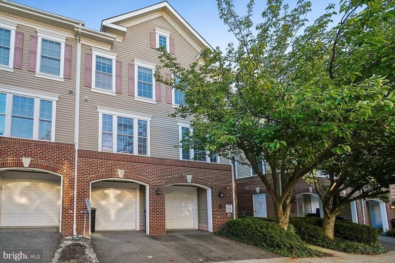 7121 Mason Grove Ct #8, Alexandria, VA 22306