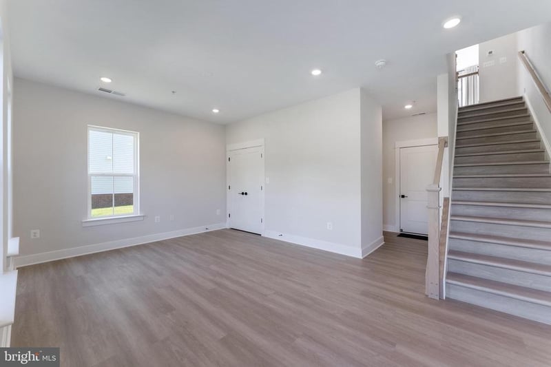 22819 Tawny Pine Sq, Brambleton, VA 20148