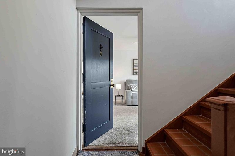 1402 12th St N #S205, Arlington, VA 22209