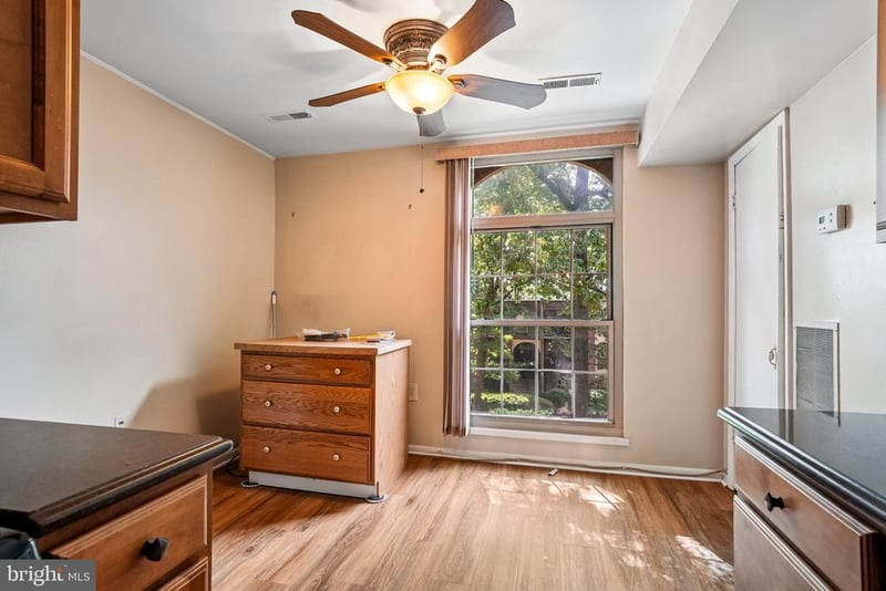 3360 Woodburn Rd #33, Annandale, VA 22003