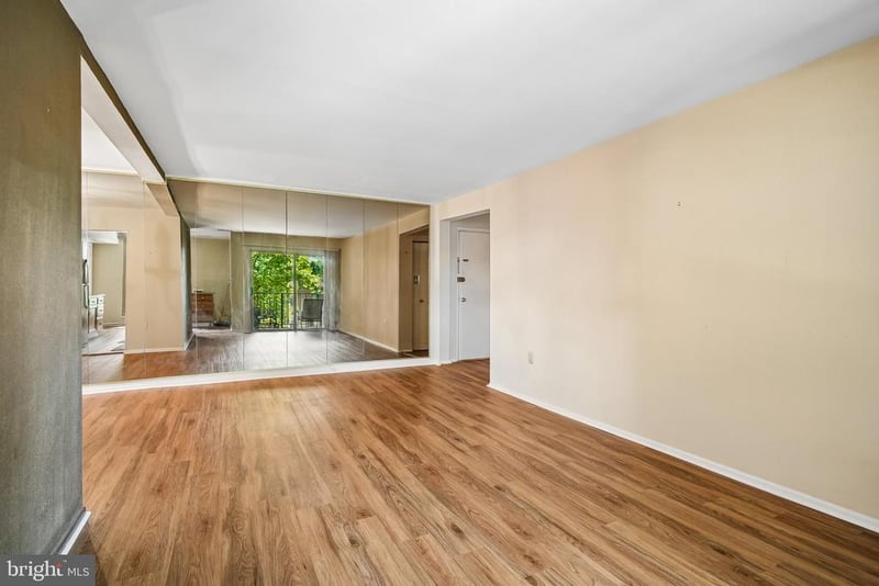 3360 Woodburn Rd #33, Annandale, VA 22003