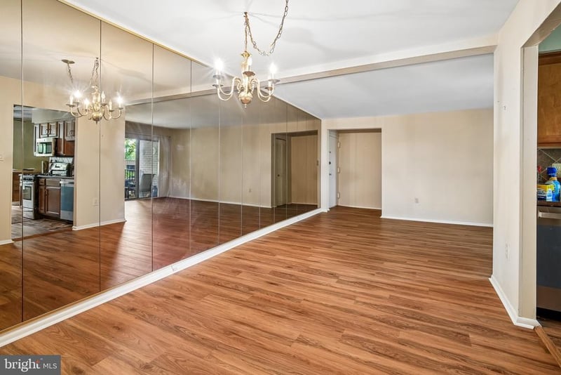3360 Woodburn Rd #33, Annandale, VA 22003