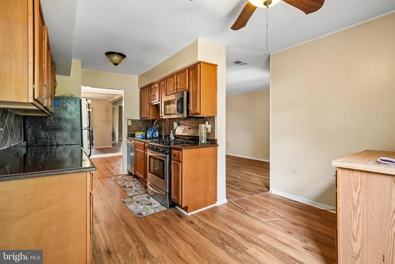 3360 Woodburn Rd #33, Annandale, VA 22003