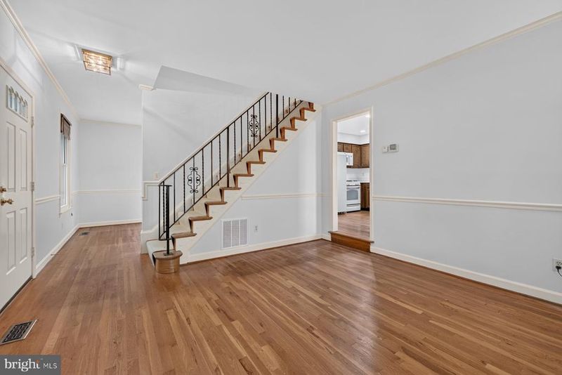 2813 Beechbank Rd, Silver Spring, MD 20910
